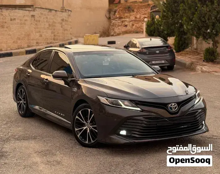 Toyota Camry 2019 photo 2