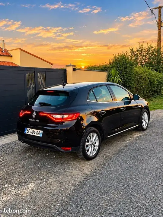 Renault Megane 2016 photo 2