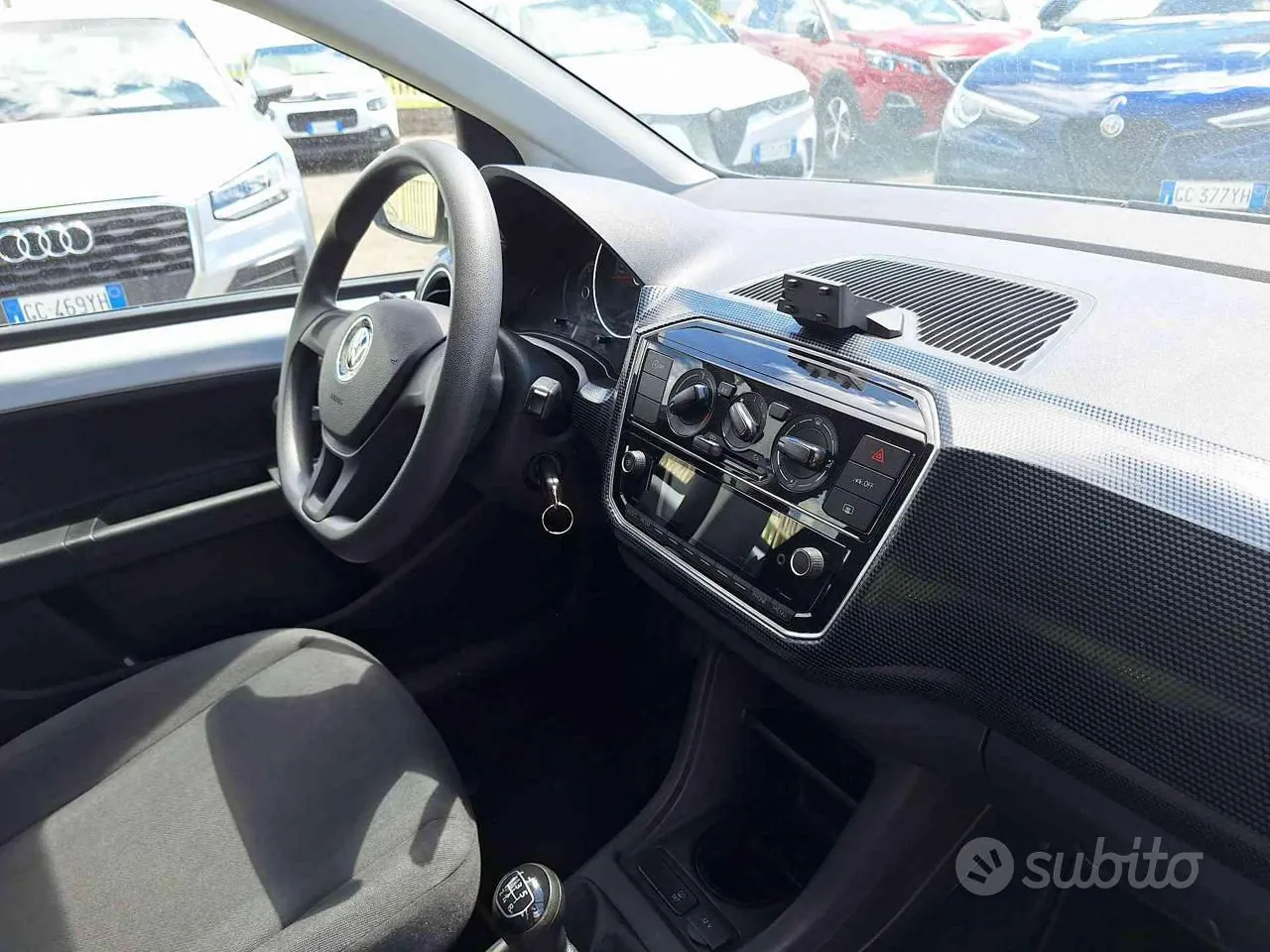 Volkswagen Up 2022 photo 4