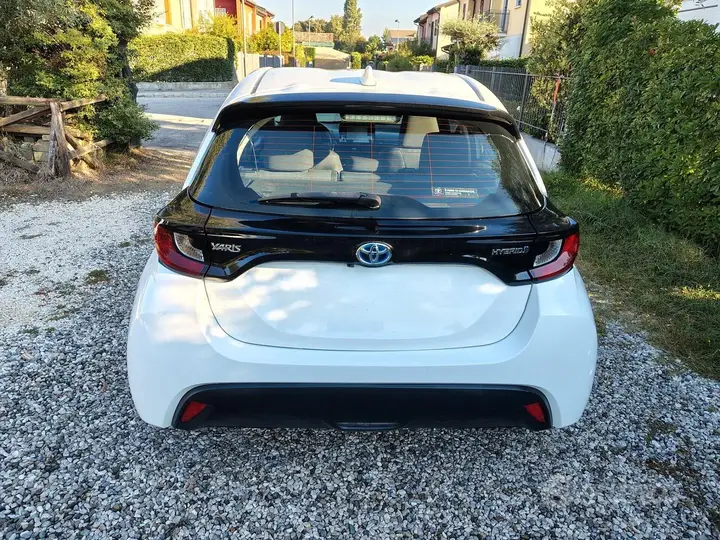Toyota Yaris 2021 photo 3