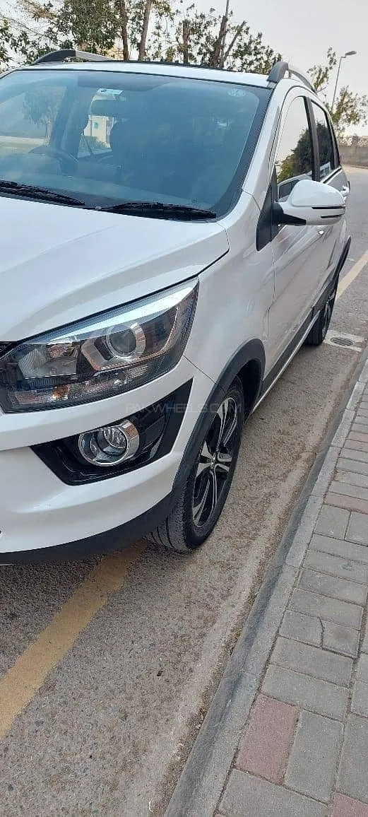 BAIC Senova X25