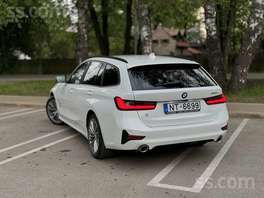 BMW 330E 2021 photo 3