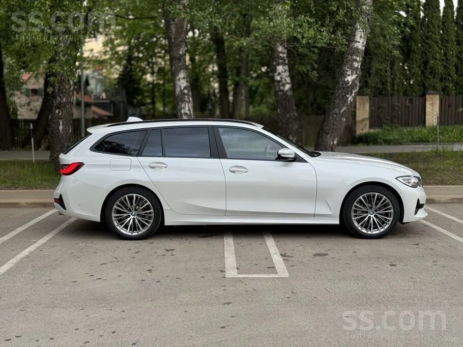 BMW 330E 2021 photo 2