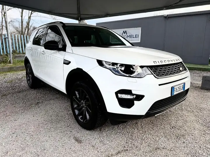 Land Rover Discovery Sport 2015 photo 2