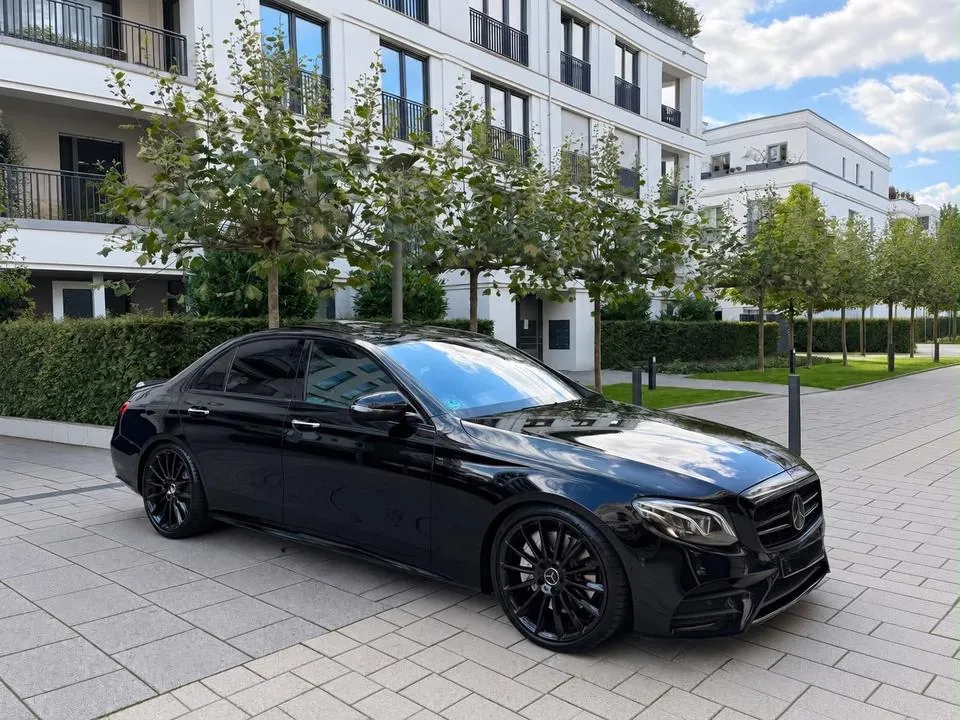 Mercedes-Benz E 400D