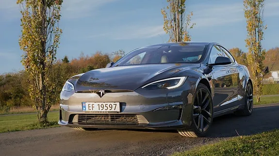Tesla Model S 2023 photo 2