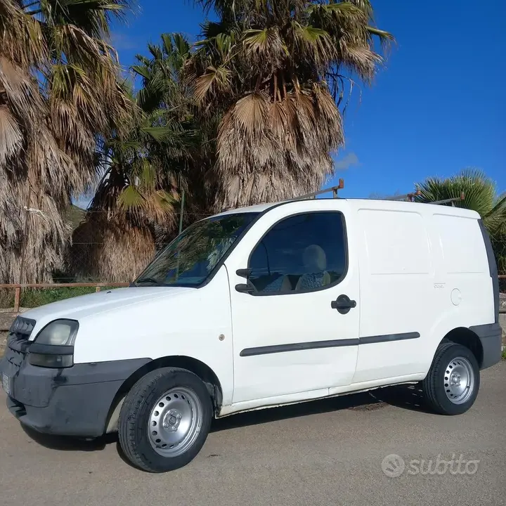 Fiat Doblo 2004 photo 2