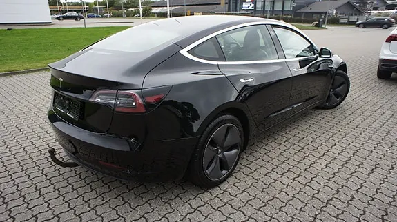 Tesla Model 3 2020 photo 2