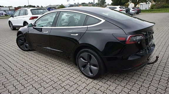 Tesla Model 3 2020 photo 4