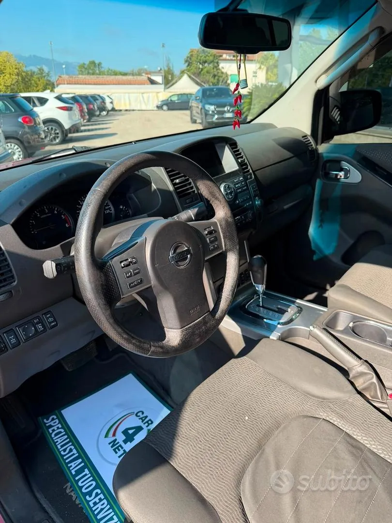 Nissan Navara 2010 photo 4