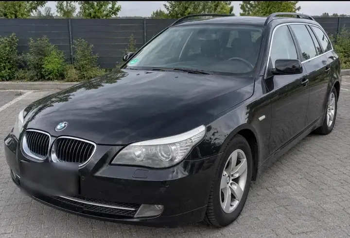 BMW 523I