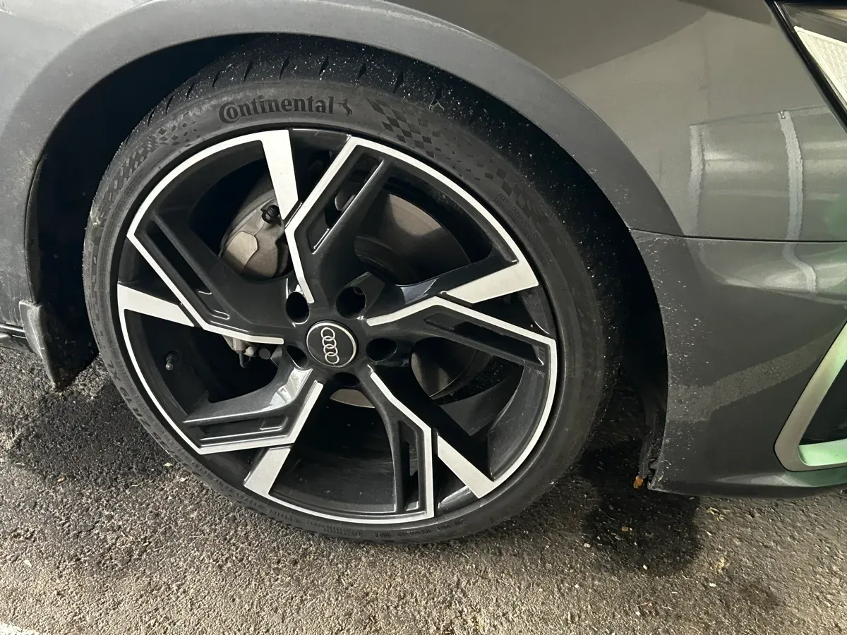 Audi A4 2020 photo 2