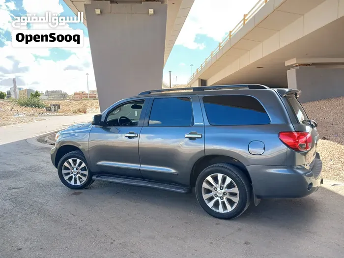 Toyota Sequoia 2010 photo 4