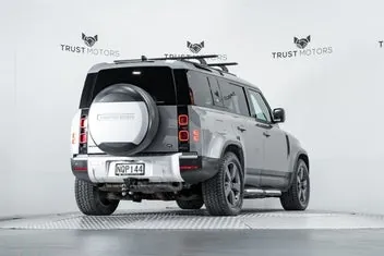 Land Rover Defender 2021 photo 4