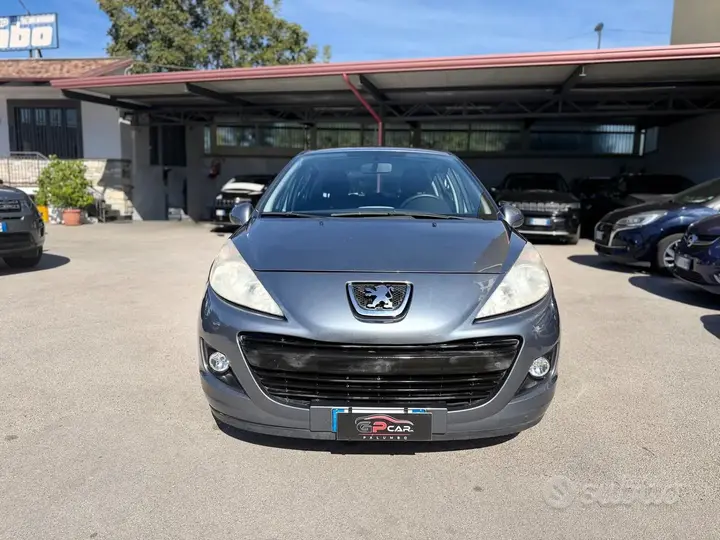 Peugeot 207 2010 photo 2