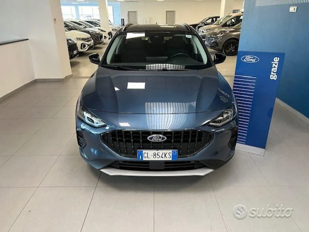Ford Focus 2023 photo 2