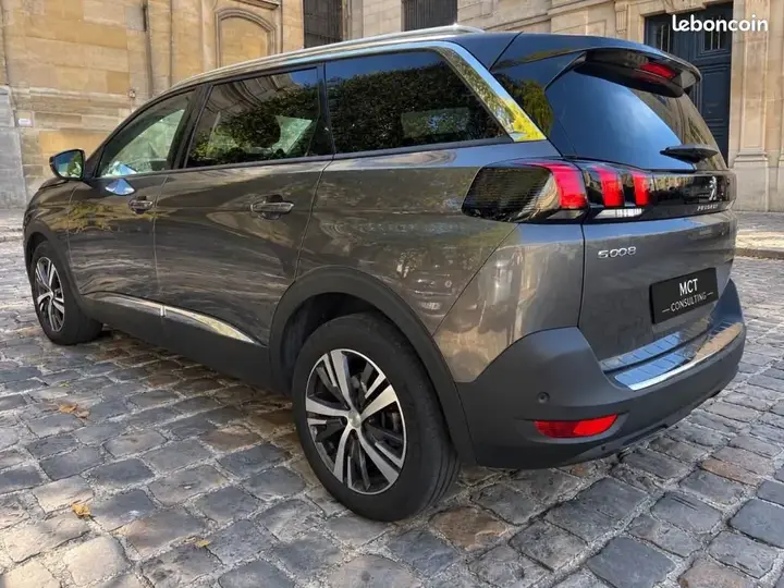 Peugeot 5008 2023 photo 3