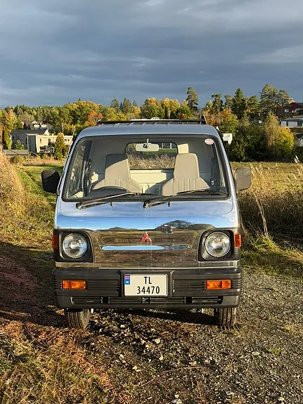 Mitsubishi Minicab 1993 photo 2