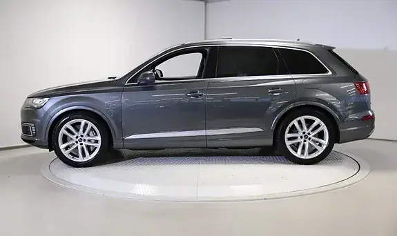 Audi Q7 2018 photo 2