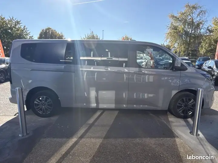 Ford Tourneo Custom 2024 photo 4