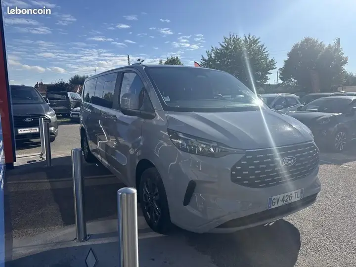 Ford Tourneo Custom 2024 photo 3