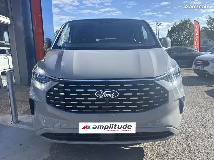Ford Tourneo Custom 2024 photo 2