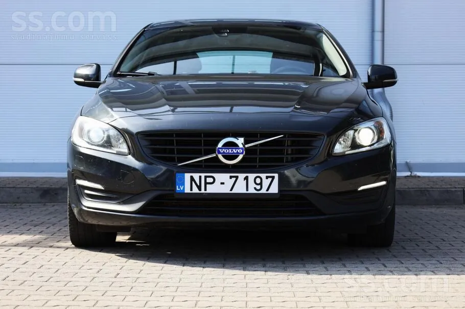 Volvo V60 2016 photo 2