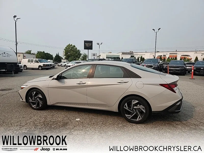 Hyundai Elantra 2024 photo 4