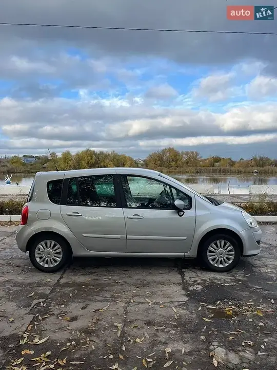 Renault Modus 2011 photo 4