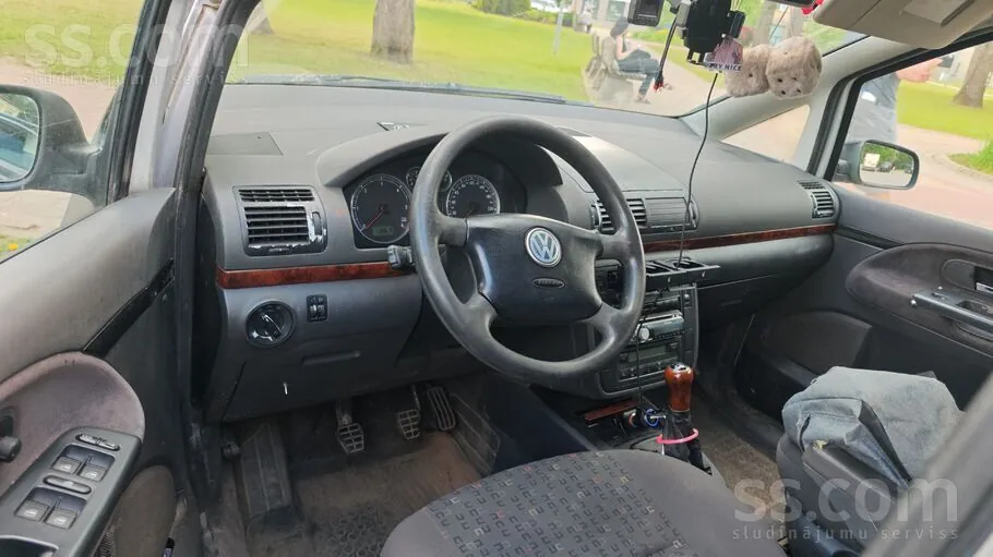 Volkswagen Sharan 2003 photo 4