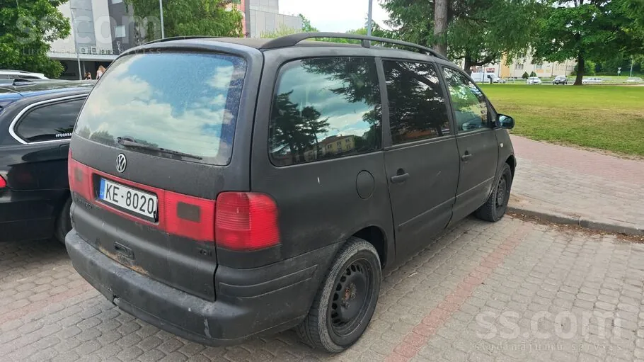 Volkswagen Sharan 2003 photo 2