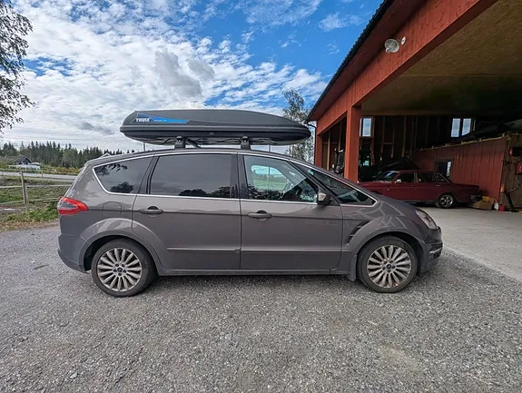 Ford S-Max 2013 photo 4