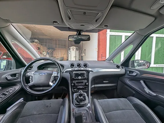 Ford S-Max 2013 photo 2