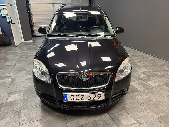 Skoda Roomster 2010 photo 2