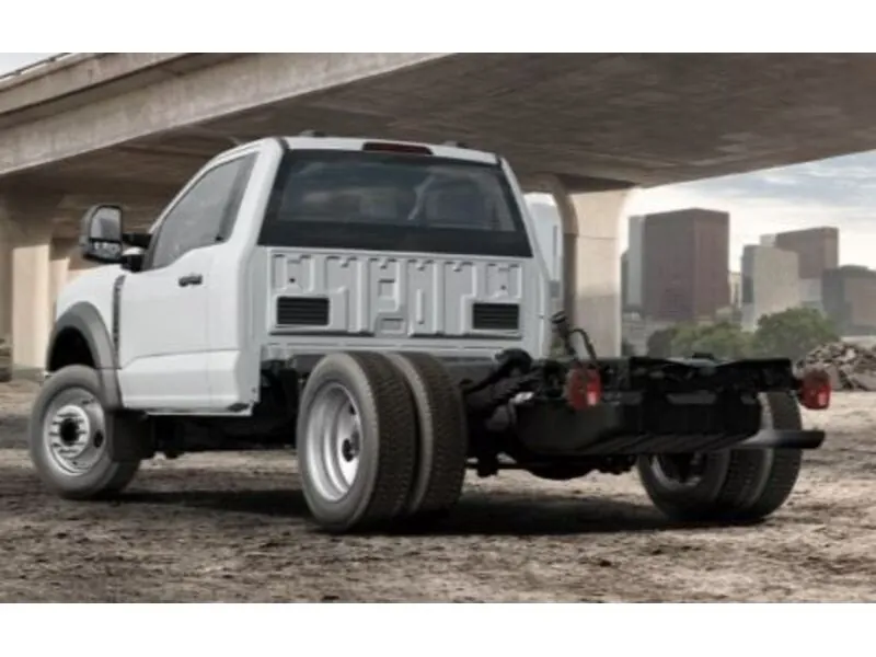 Ford F-550 2025 photo 4