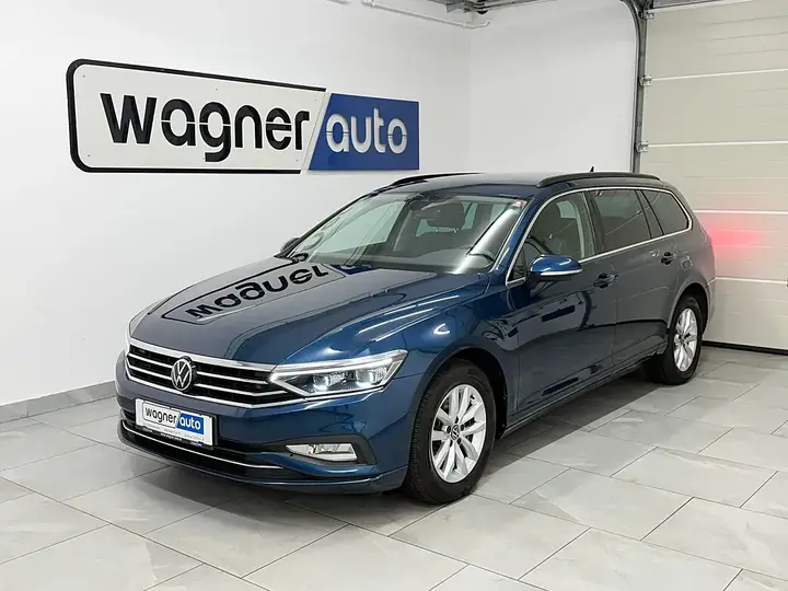 Volkswagen Passat Variant 2023 photo 2