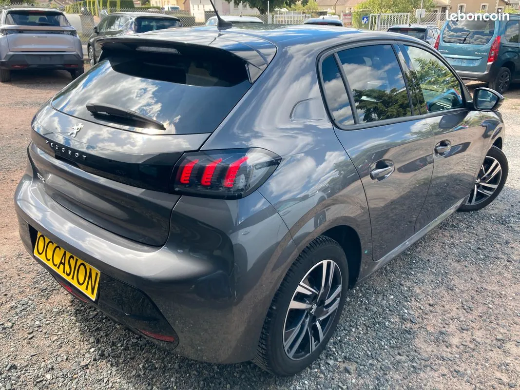 Peugeot 208 2023 photo 3
