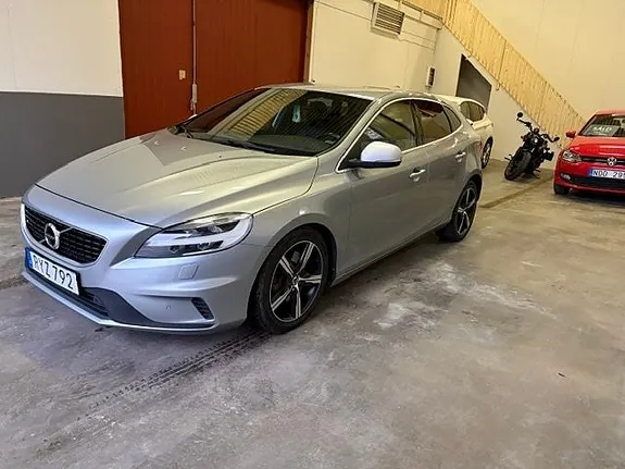 Volvo V40 2019 photo 2