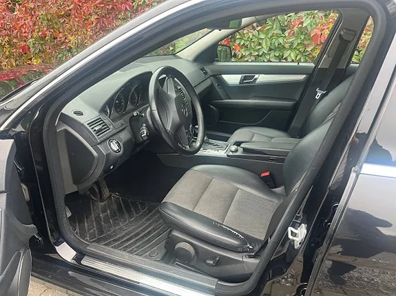 Mercedes-Benz C220 D 2010 photo 4