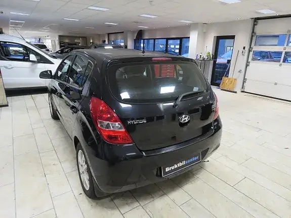 Hyundai I20 2010 photo 3