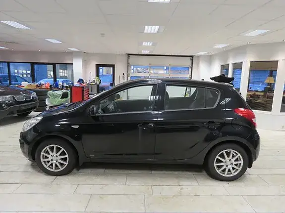 Hyundai I20 2010 photo 2