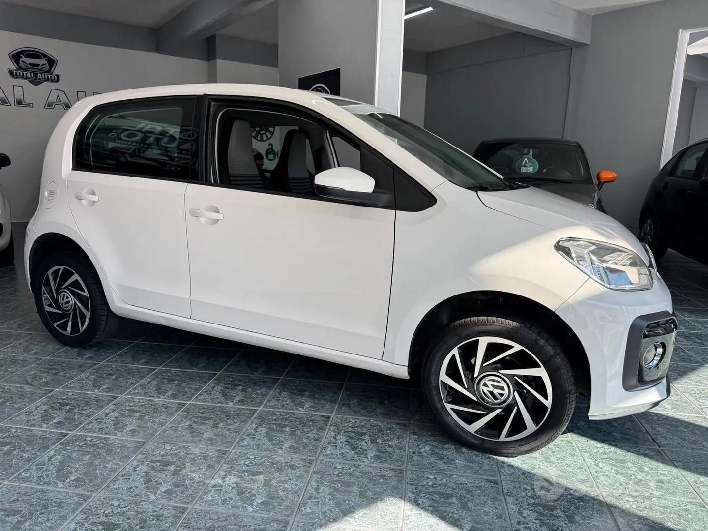 Volkswagen Up 2019 photo 3