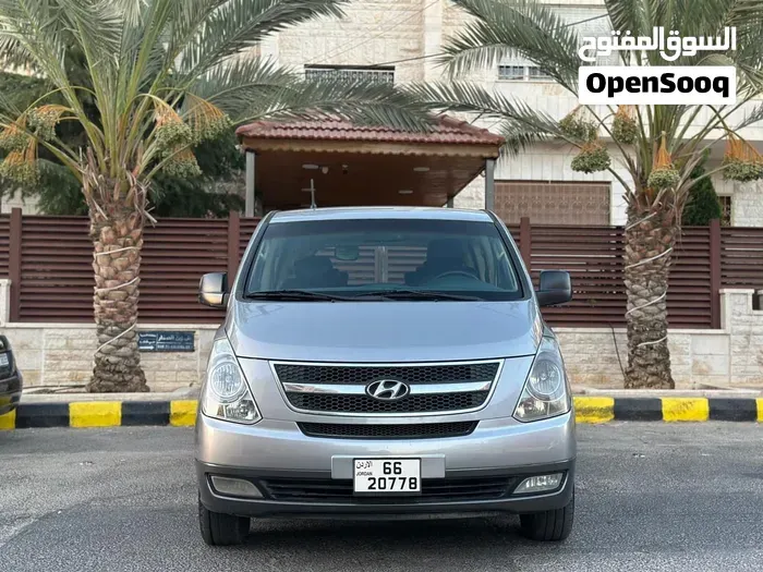 Hyundai H1 2012 photo 2