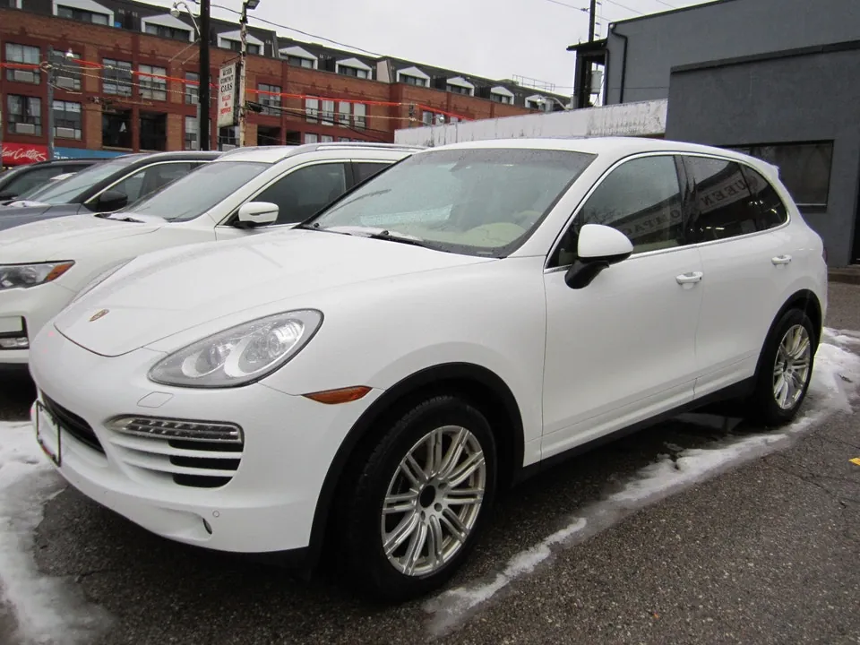 Porsche Cayenne 2013 photo 2
