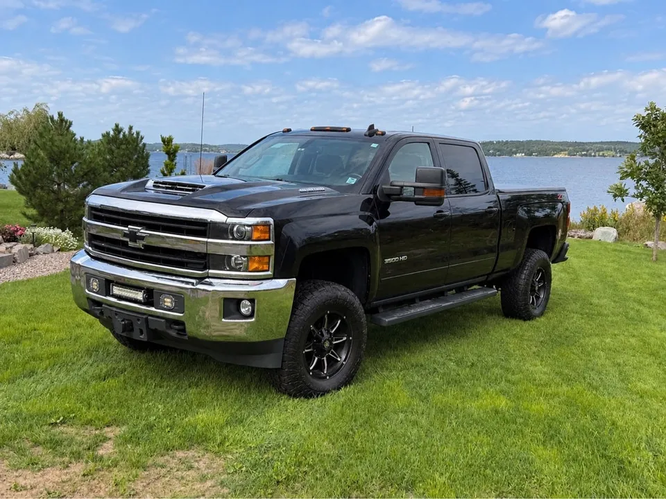 Chevrolet Silverado 3500Hd 2019 photo 3