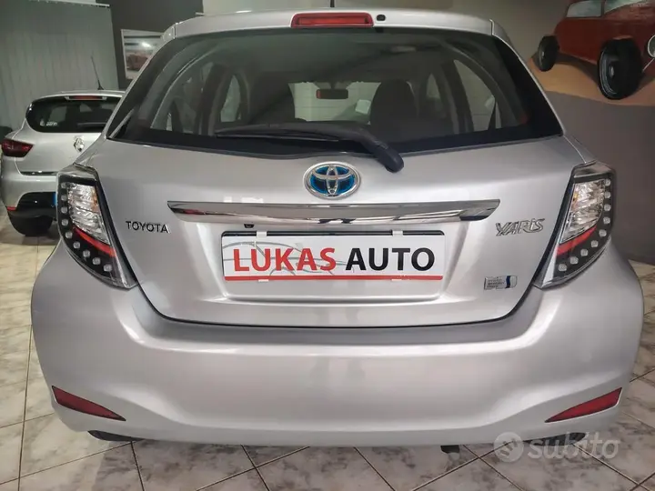 Toyota Yaris 2012 photo 4