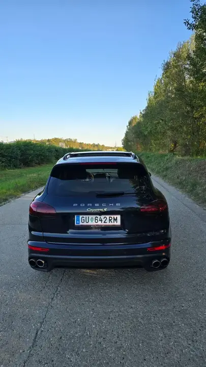 Porsche Cayenne 2015 photo 2
