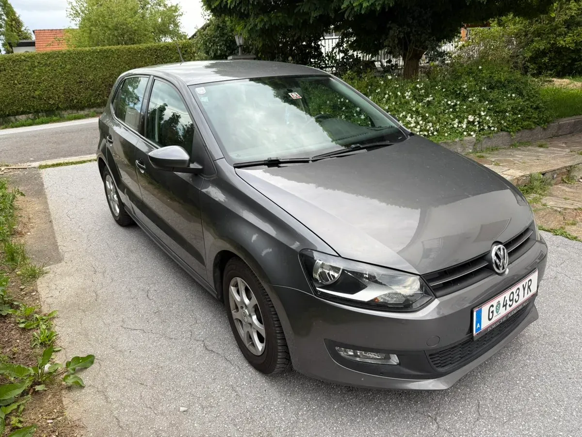 Volkswagen Polo 2010 photo 2
