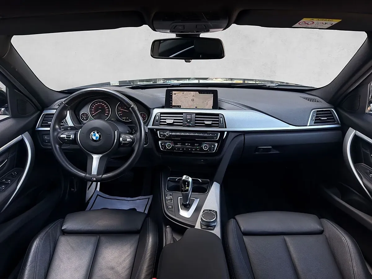 BMW 3 Series 2018 photo 3