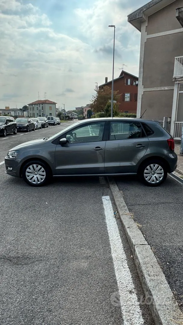 Volkswagen Polo 2012 photo 2